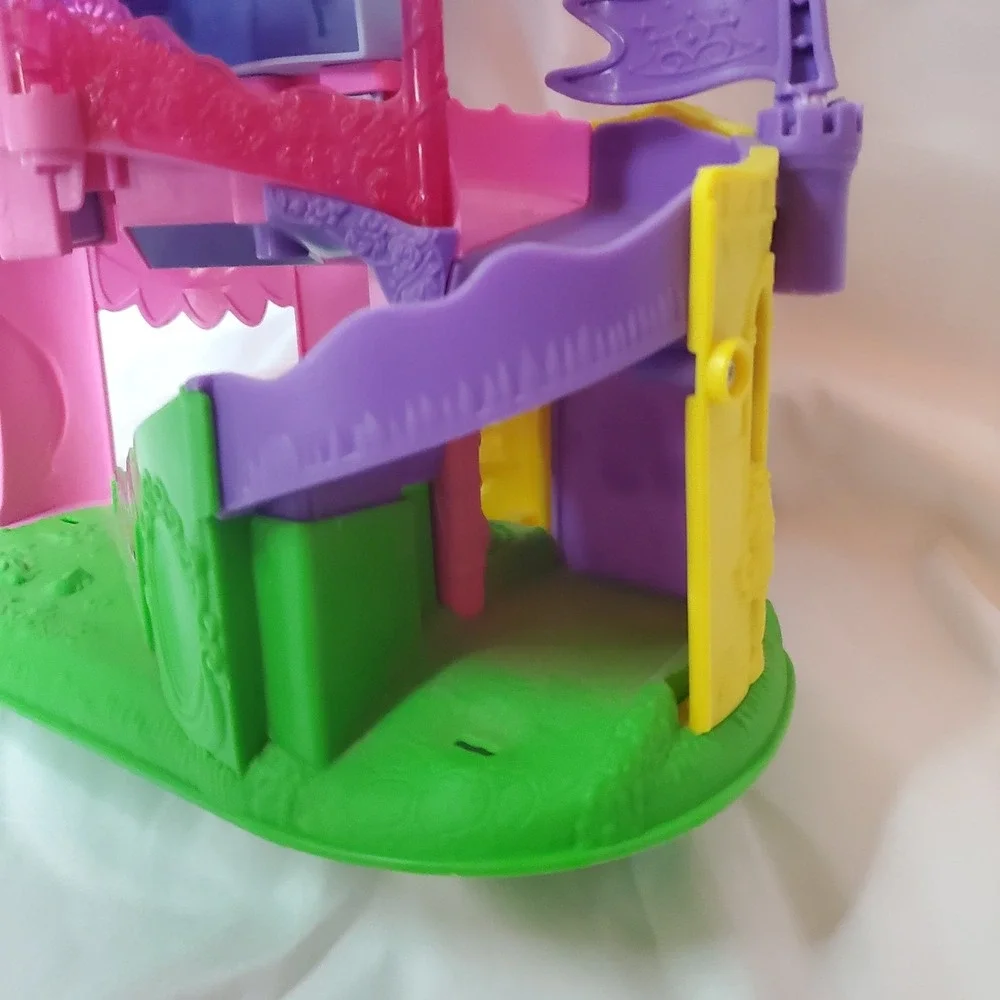 Fisher-Price Little People Disney Princess Castle Twist & Light Wheelies Tower